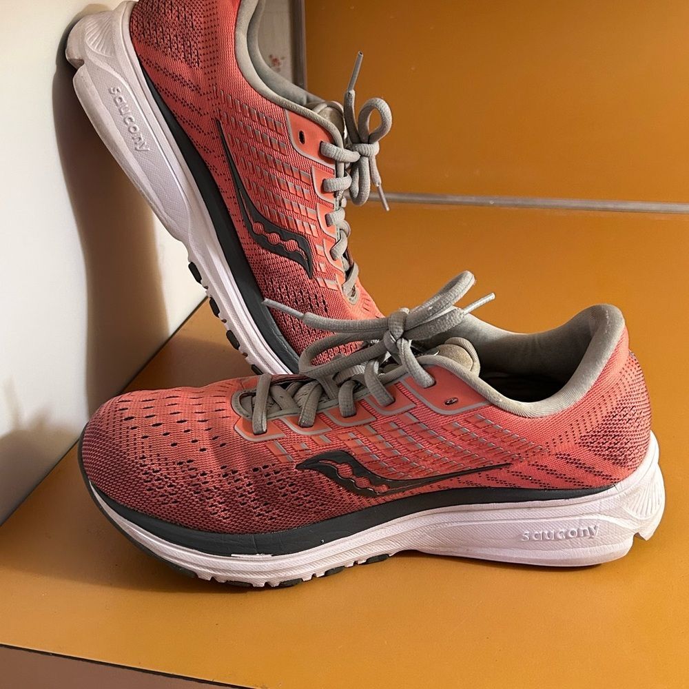 Saucony Ride 13 Coral Alloy Orange Running Sneaker || Women's Size 8 US